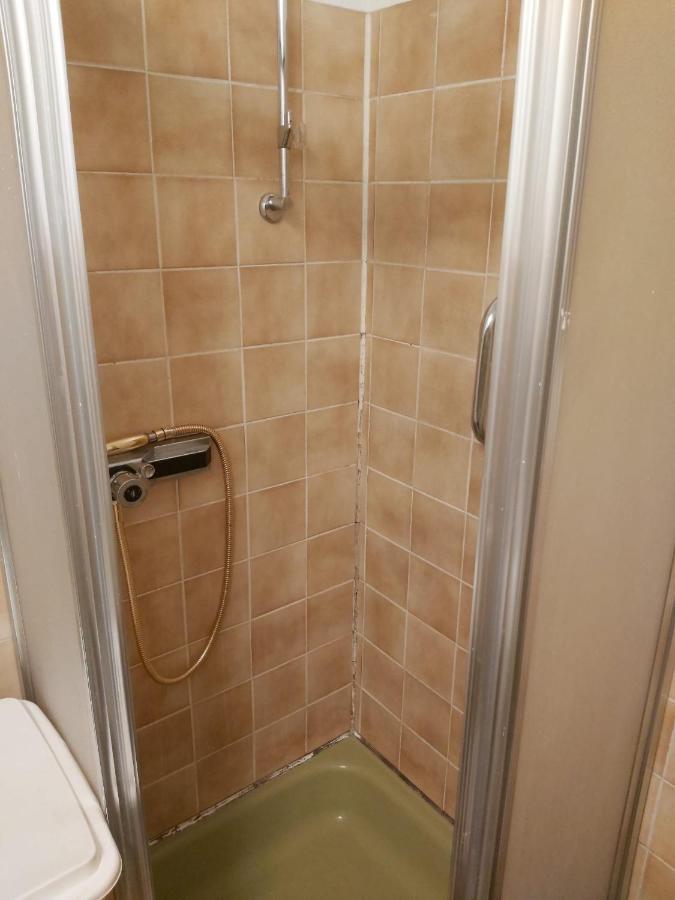 1 Zimmerwohnung Mit Kueche, Balkon Und Badezimmer In Duesseldorf Apartmen Exterior foto